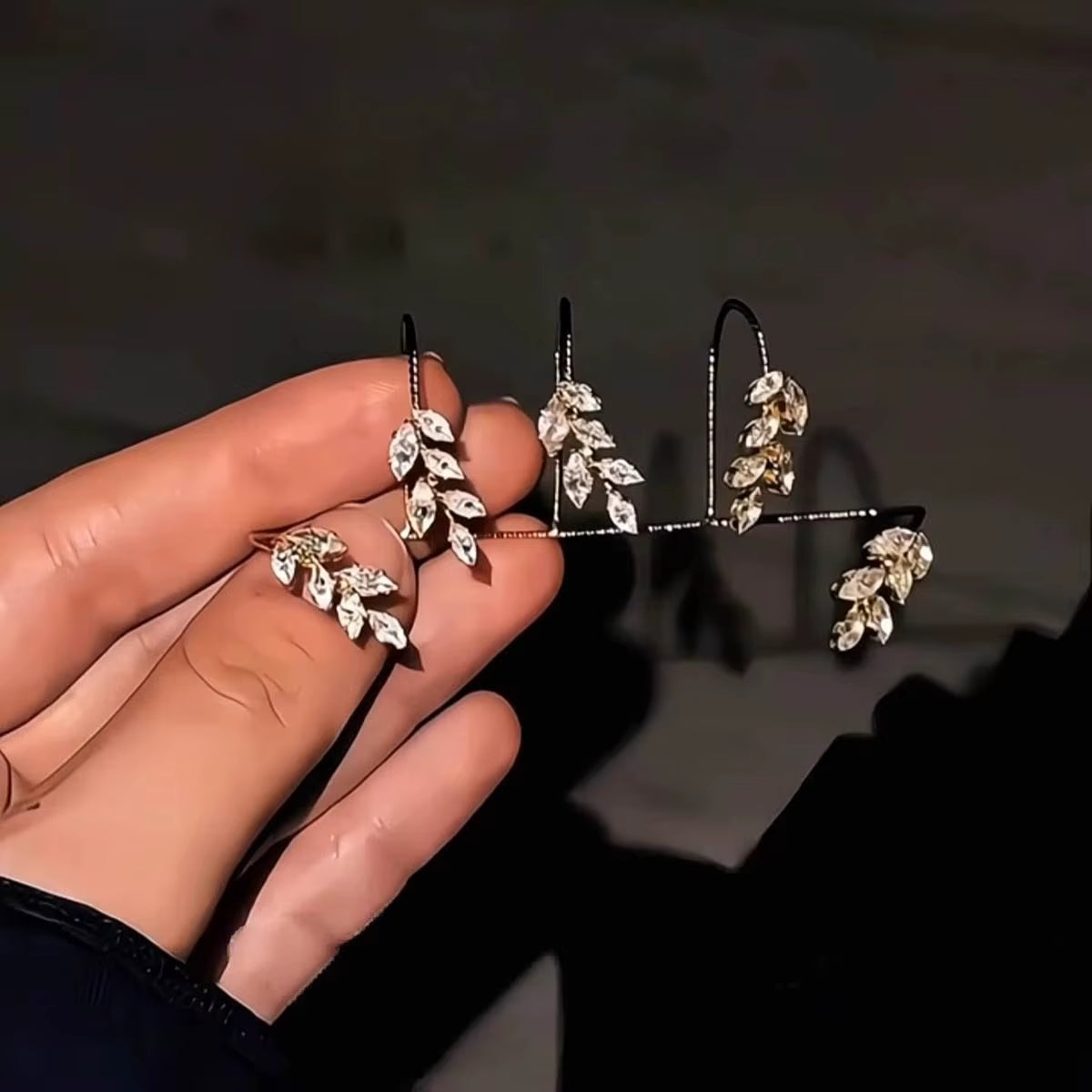 Luxury Leaf Synthetic Zircon Palm Bracelet